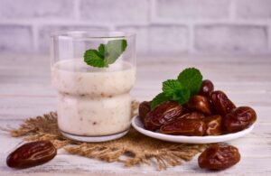 Yogurt with dates and nuts